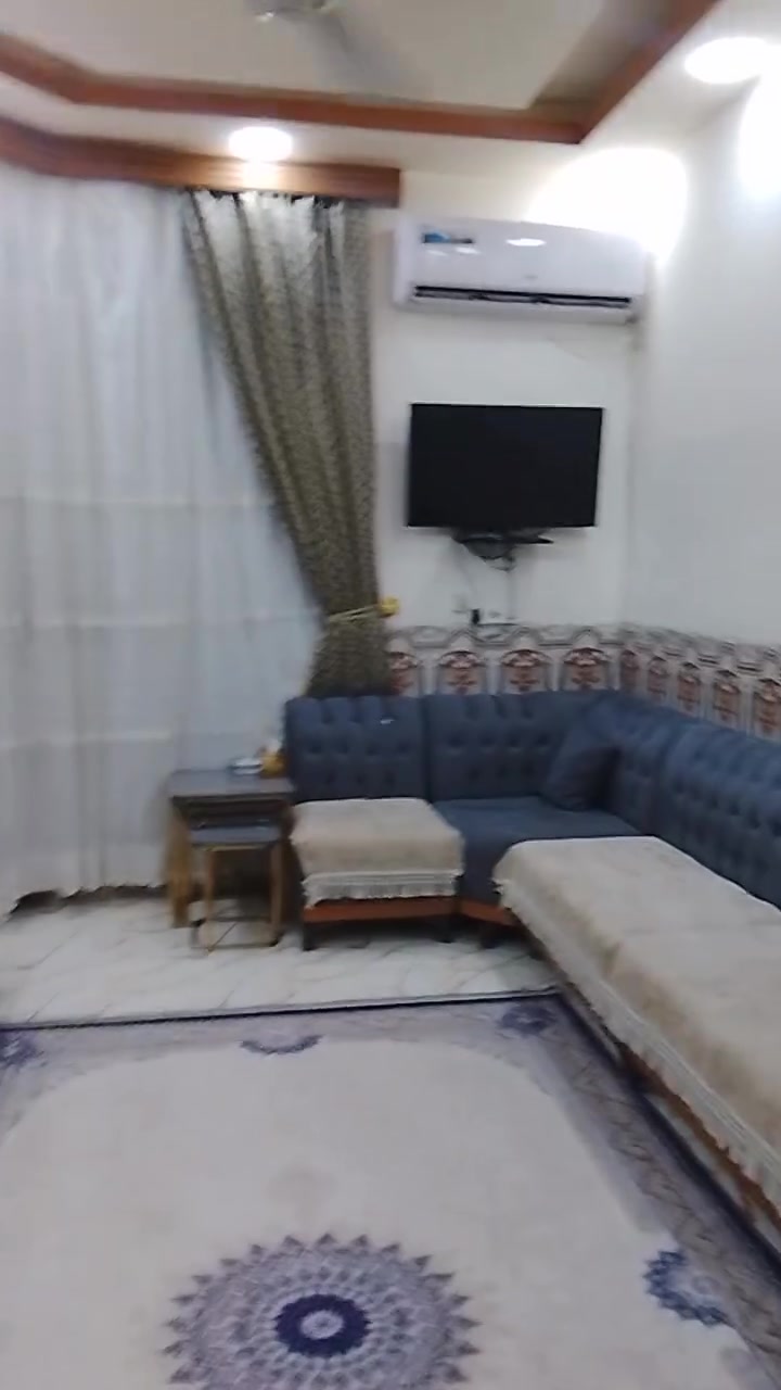 بيت للبيع في كربلاء شارع الحداد نهايته والمساحه 115 والسعر 180  والرقم***********
