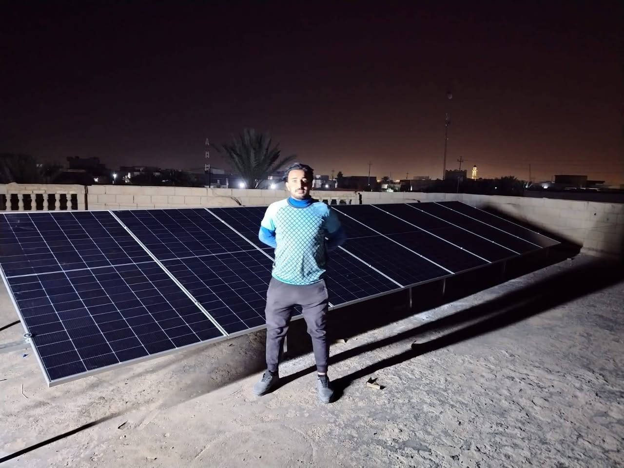 بفضل الله وبحمده قامت كوادر شركتنا (شركة المهندس للطاقة الشمسية) بنصب منظومة طاقة شمسية منزلية لأحد زبائن شركتنا
العرض الاقوى تحطيم الاسعار 🔥 🔥 🔥 🔥 🔥 🔥
العرض الاول 🔥 🔥 🔥
السعر : 4،400،000 نقدا
السعر : 5،400,000 قسط 
القسط الشهر 300 الف فقط
القدرة : 20 نهاري و 15 ليلي 
الألواح: 620 واط ضمان 15 سنة  عدد 8
البطارية: ليثيوم حجم 15 كيلو واط ضمان 5 سنة
الانڤيرتر :  حجم 6 كيلو مع واي فاي مدمج ضمان 2 سنة 
العرض الثاني 🔥 🔥 🔥
السعر :  3,3750,000 نقدا
السعر :4,750,000 قسط
القسط الشهري 263 الف فقط
القدرة : 10 نهاري و 10 ليلي 
الألواح: 610 واط ضمان 15 سنة  عدد 5
البطارية: ليثيوم حجم 10 كيلو ضمان خمس سنوات
الانڤيرتر :  حجم 6 كيلو مع واي فاي مدمج ظمان 2 سنة
العرض الثالث 🔥 🔥 🔥
السعر : 3.000،000 نقدا
السعر : 4,000,000 قسط 
القسط الشهري 222 الف فقط
القدرة : 10 نهاري و 7 ليلي 
الألواح: 620 واط ضمان 15  سنة عدد5
البطارية: ليثيوم حجم 7 كيلو ضمان خمس سنوات
الانڤيرتر : حجم  4 كيلو ضمان 2 سنة 
العرض الرابع 🔥 🔥 🔥
السعر : 2،500،000 نقدا
السعر : 3,500,000 قسط
القسط الشهري 223 الف فقط
القدرة : 8 نهاري و 5 ليلي 
الألواح: 620 واط ضمان 15 سنة  عدد 4
البطارية: ليثيوم حجم 5 كيلو ضمان خمس سنوات
…………………………………………
المنظومات الحامضية  
العرض الاول  🔥🔥🔥
السعر: 2.500.000 نقدا 
السعر: 3.500.000 قسط 
القسط الشهري 223 الف فقط 
القدرة: 9نهاري و6 ليلي 
الالواح : 620 واط ضمان 15 سنة عدد 4 
البطارية: اوكايا 200امبير c10 عدد 2 ضمان 1 سنة 
الانڤيرتر : حجم 4.2KW ضمان 1 سنة 
العرض الثاني 🔥🔥🔥
السعر: 1.750.000 نقد 
السعر: 2.500.000 قسط 
القسط الشهري 166 الف فقط 
القدرة: 7 نهاري و 3 ليلي 
الالواح: 620 واط ضمان 15 سنة عدد 3 
البطارية : اوكايا 200 امبير c10 عدد 2 ضمان 1 سنة 
الانڤيرتر : 4.2KW ضمان 1 سنة 
 #شركة #المهندس #للطاقة #الشمسية 
كركوك - الحويجة - شارع المشاتل قرب جامع كامل الحاج صكر مجاور شركتي الدليان والصبحي للحجم والعمرة 

***********
للحجز و الاستفسار
مدير شركة المهندس للطاقة الشمسية  
ربيع سامي الجبوري 
⁨ ***********
مهندس سعد 
***********
انور الفرحان 
مدير المبيعات 
***********
مهندس الصيانة 
عزيز الفرحان 
***********
 عمر الفرحان 
***********
