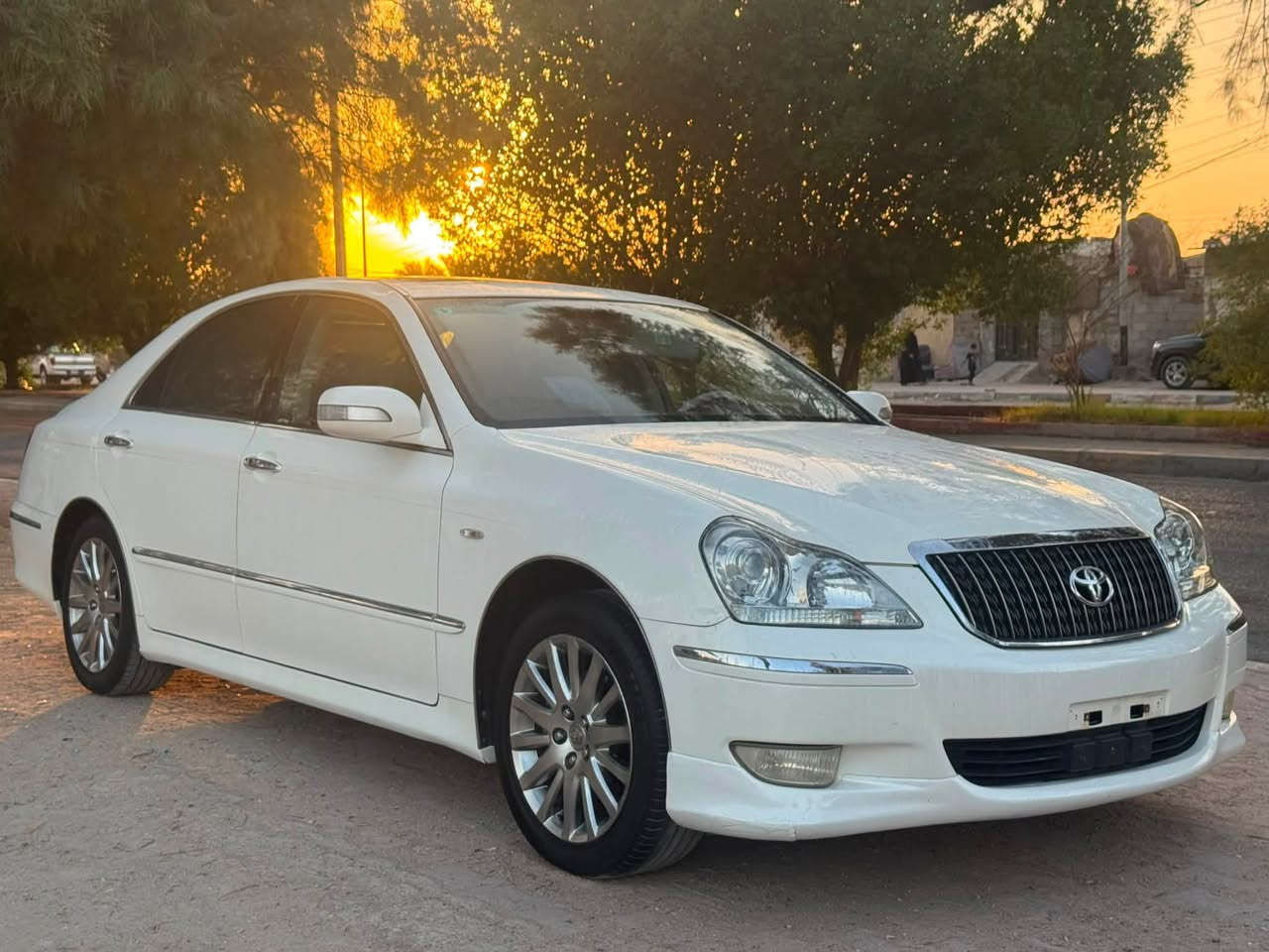 سلام عليكم 
ماجستا للبيع فقط 
رقم بصره قرار 102 تسجيل جديد بأسمي 
لون ابيضّ صدفي 
موديل 2005 
فول مواصفات 1/1 الاخير 
5دكم 
3بردات 
ثلاجه 
تبريد 3 قطع 
فتحه سلايت 
جلد اسود ملكي 
داخل صاج احمر 
جوبلسات 
تبريد ثلج 
باقي تفاصيلها خاص 
مكان السياره بصره 
السعر اتصل وتدلل 
*********** 
ملاحضه مكلف بلنشر اي ستفسار اتصل
