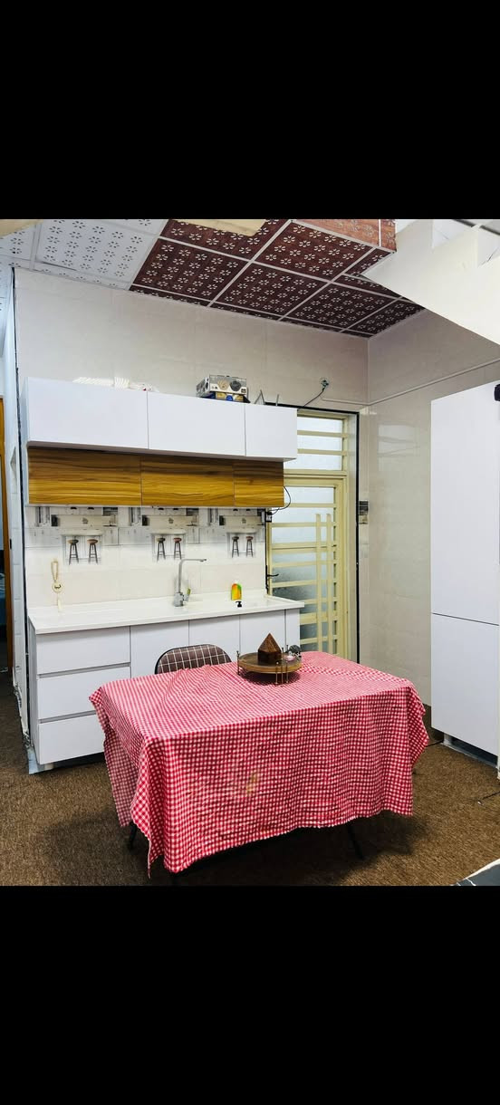 سلام عليكم دار للبيع 70 متر بناء جديد درجه أولئ طابو زراعي سند ٢٥ مجاور سكله الكرعاوي (مزرعه القاضي) قريب ع شارع ٦٠ العام  ***********
