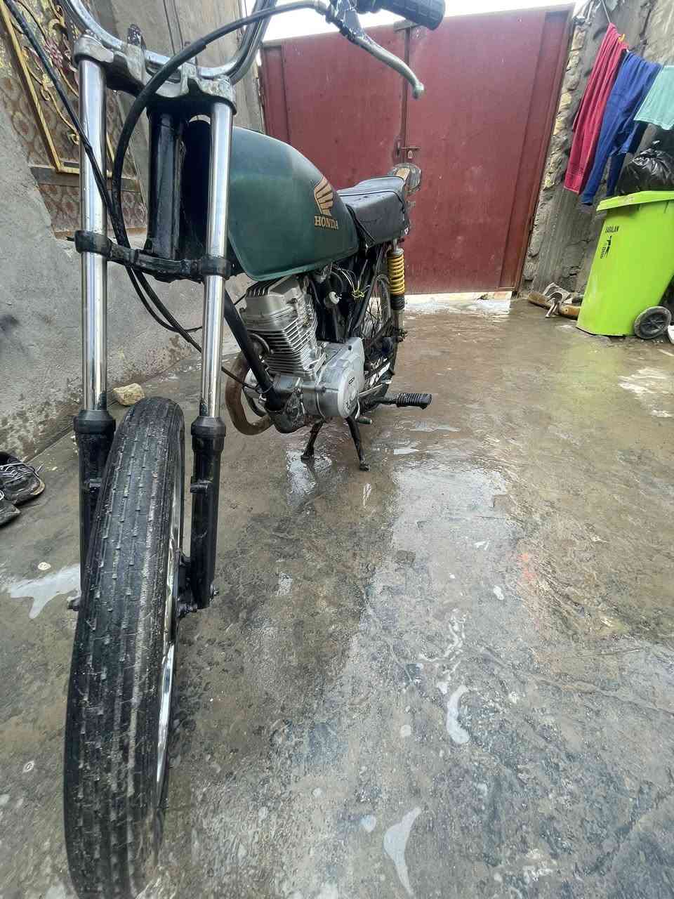 سلام عليكم متاح نامه دراجه كلك السبايدر مو ويها سعر 350 او بيه مجال مكاني شط العرب رقمي ***********
