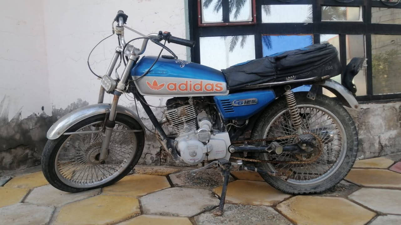 سلام عليكم دراجه تايكر للبيع موديل 20 دراجه خير من الله بس يردله دبلات اماميه فقط السعر 150 وبيه مجال شي قليل عنواني بين بعقوبه ولخالص منطقت السود التصال علا رقمي ***********
