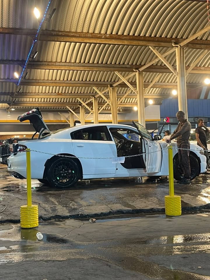 دوج تشارجر كندي ابيض
السياره كنديه  موديل 2016 sxt 3600 داخله كلين  بدون حادث نظيفه وحلوه  والداخل جيس نظيفه ومغلف كاربون فايبر

فقط هنا بالعراق  ضربني ابو دراجه جاملغ ايمن سطحي ورجع بارد + خدوش بسيطة باقي السياره كفاله

السعر خاص مكلف نشر 

السيارة رقم بصرة ومكانها بصرة وباسمي

*********** واتساب
