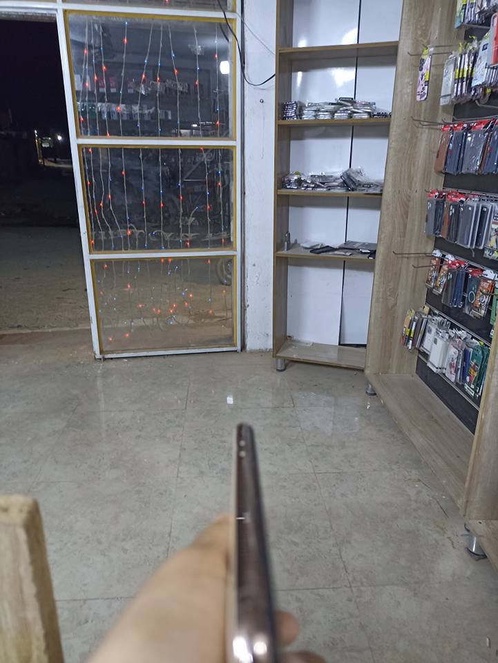 ايفون دعش برو ماكس للبيع
الذاكره 256 

ميدل شاشه وبطاريه 

السعر 250الف 

الرقم ***********
