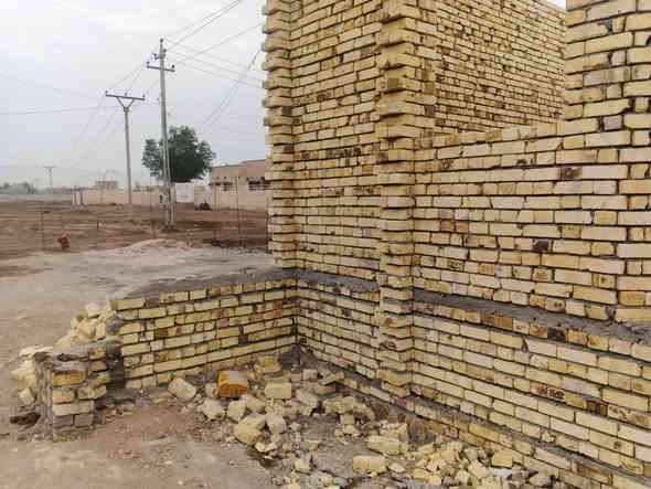 بيت للبيع هيكل واصل للسكف مساحة 180 العنوان ناصرية الشوفه قرب السيطره مقابيل اكادمية الشرطة السعر 35 
للاستفسار ***********
