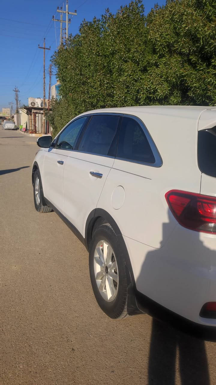 السلام عليكم .. 

سورنتو موديل 19 

وارد امريكي 

ضربتها فقط بنيد والباقي كفاله + الصور موجوده

دواخل لونين 

7 راكب

محرك اربعه سلندر 2.4 gdi (مامفتوح)

باقي المواصفات الي متعارف عليها

السعر 180$ 

مكان السياره ناصريه .. للاستفسار اكثر  //  ***********
