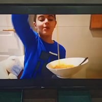 شاشة • إل جي ٤٣ • خط خفيف