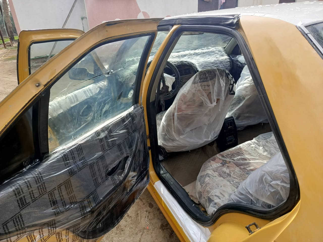 اسلام عليكم بيحو بارص 2010 رقم مثنى هيئة وغرامات وتحويل كفاله  السيارة ابيع هلموجود السعر 25 وبيه  مجال  العنوان النجف ناحية الحيره رقم الموبايل *********** بيع مستعجل
