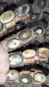 متوفر جمله ومفرد 
***********
