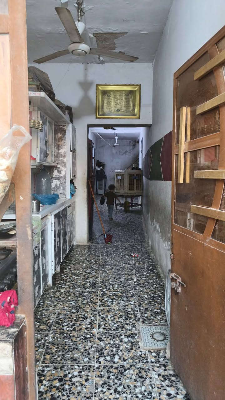 سلام عليكم
بيت البيع المساحه 150 طابوصرف
بحي طارق شارع الوسط يم تيل8 
يحتوي عله ستقبال و4غرف
الاستفسار لاتصال عله لارقام 
***********
***********
مكلف بنشر
