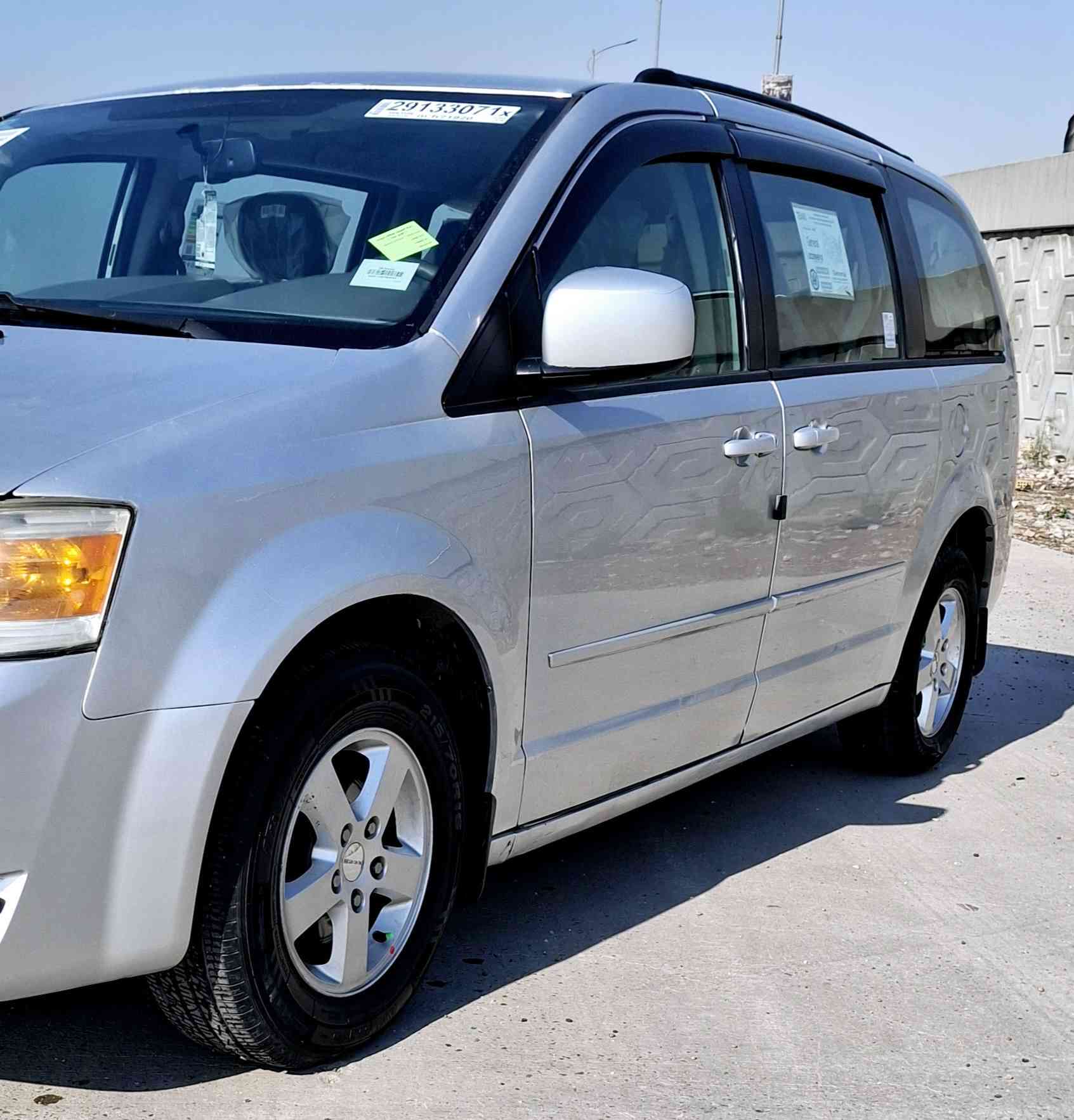 السلام عليكم دوج كرفان ٢٠٠٨ وارد أمريكي مكينه ٣٣٠٠  السياره بدون حادث بدون تبديل داخله كلين بيهه صبغ بالعراق مكانات ابيع حزام السياره بسمي رقم بغداد انكليزي ماشيه ١٥٠ الف فول مواصفات عدا الابواب ميكانيك ثلاث قطع تبريد سبعه راكب جام سته كهرباء كشنات بلع كشن السايق كهرباء كير مكينه مكفولات صدر أمامي وخلفي نضيف تخم تاير تبريد تتدفة شغاله السعر (   ١٠٥  ) بيهه مجال الاتصال   *********** مكان بغداد
