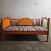 سرير أطفال للبيع نضيف شرط السعر60الف   07510429818