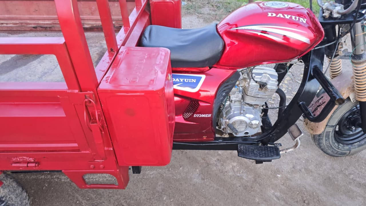 السلام عليكم ورحمة الله وبركاته ستوته موديل ١٠ رقم ميسان ابيض بدي نضيف شاصي نضيف مكينه مكفوله لا تدخين لا تبخير كهربائيات كامله دبلات جدد مكان علي الغربي السعر واحد و٢٠٠ للشراي يتصل ***********
