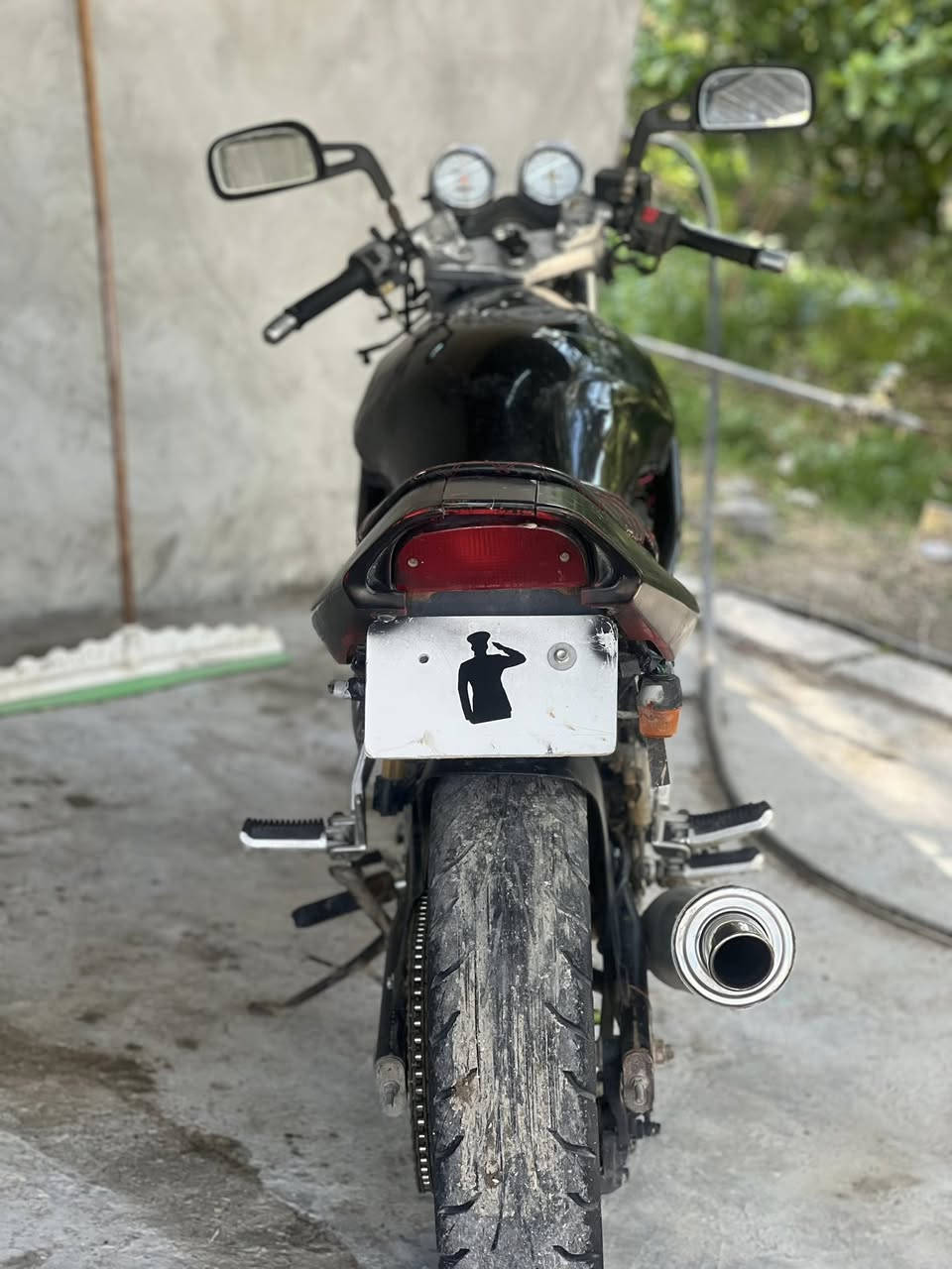 دراجة بانده 250 محرك وكير كفاله يرادله ترتيب بسيط 
السعر 975 بيه مجال حك الجيه 

***********
