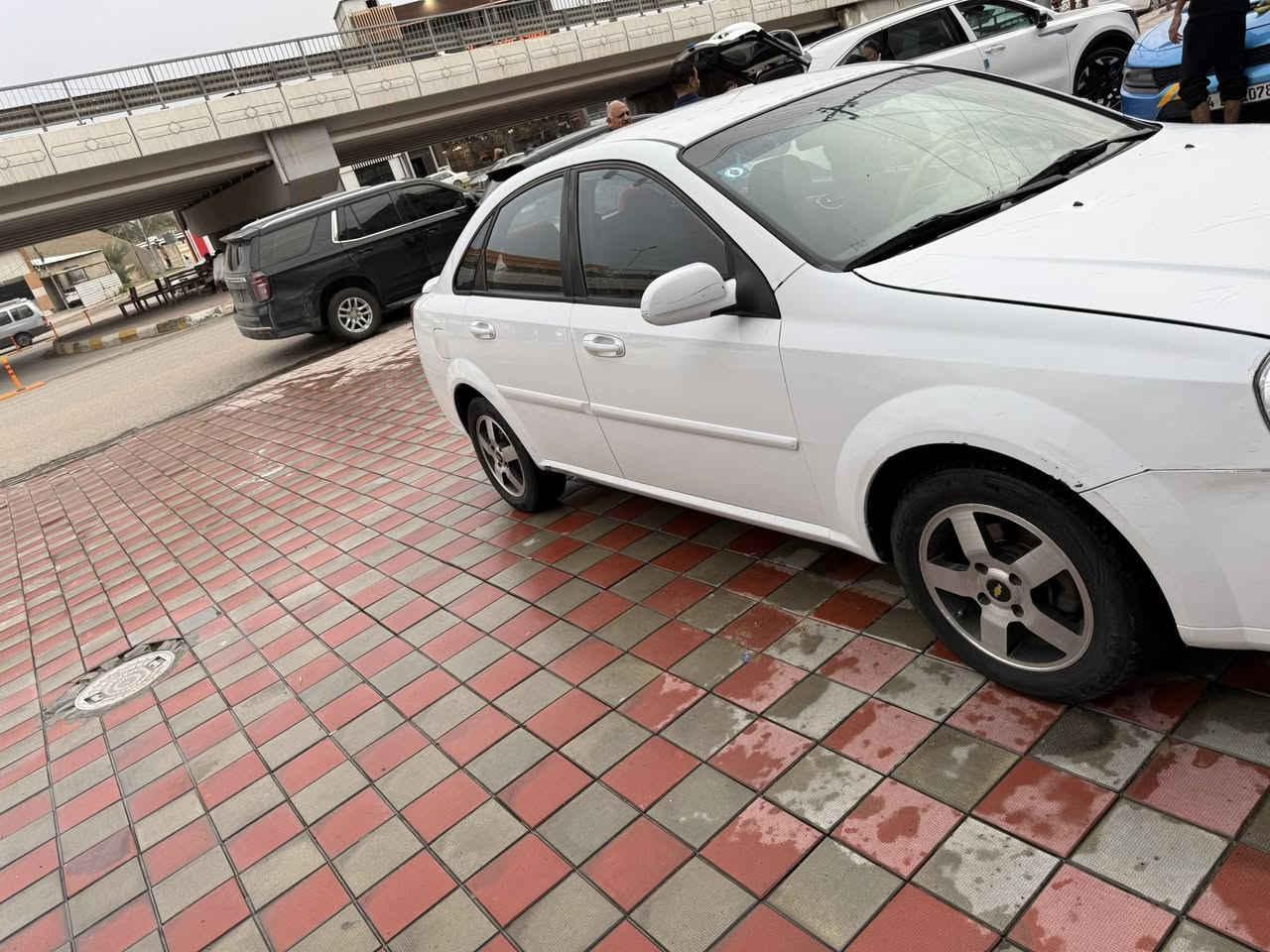 السلام عليكم 
اوبترا ٢٠١١
لون ابيض رقم انبار حره حره !!!؟؟
صبغ فقط بنيد 
شاصي دواخل كفاله 
گير محرك جاهز 
تبريد صدر كله جديد 
السعر ٧٨ 
***********
