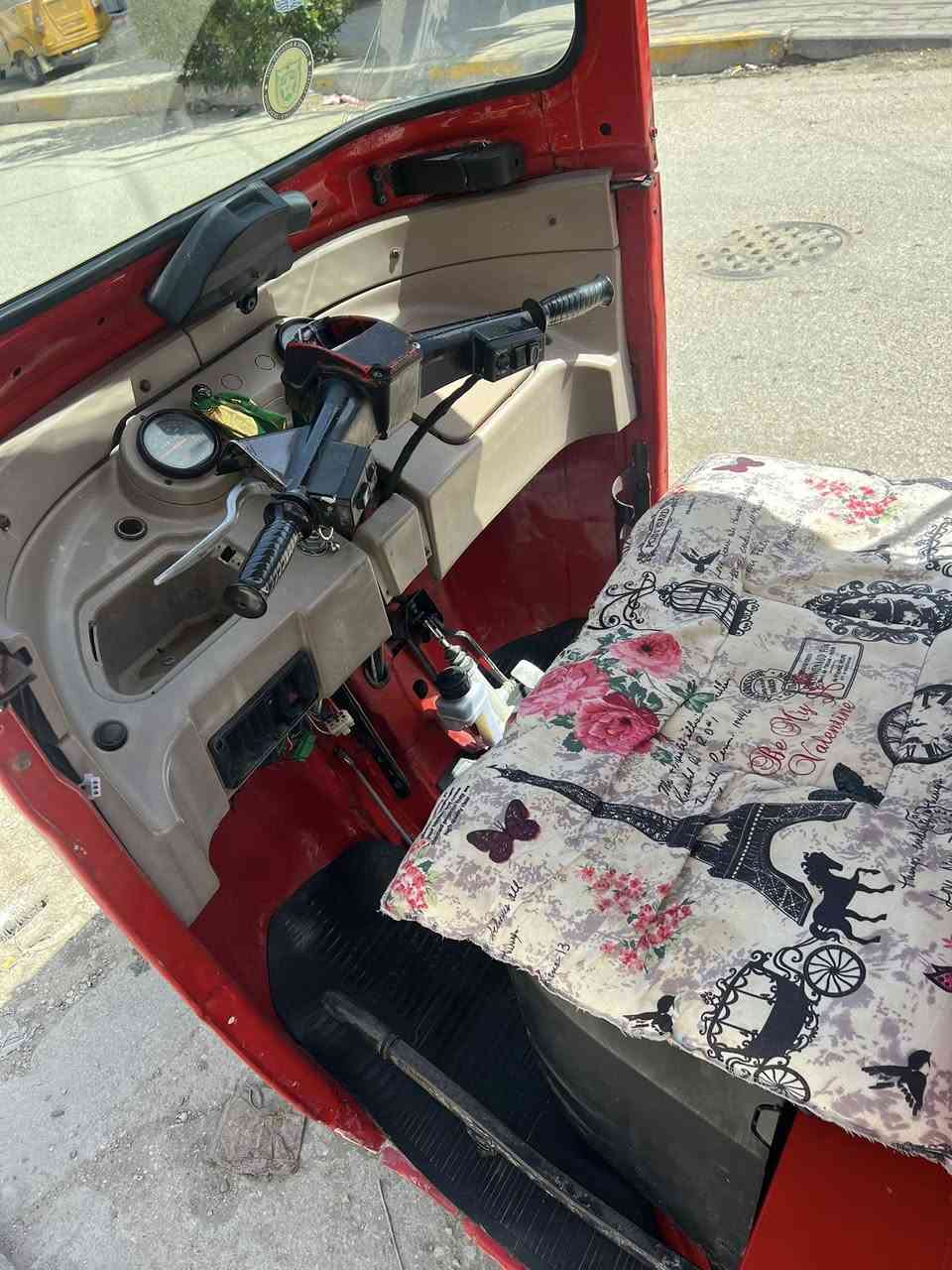 للبيع تكتك موديل 18 اوراق اصولي يم مكتب حسين جاهزة كبل  تشتغل بيهة ربع مذب عليهة ب 3700 
الشراي يتصل ***********
