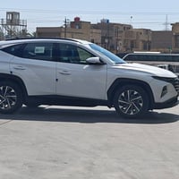 توسان 2023 مكفوله صبغ وبارد السعر 191 ماشيه 62  07728654412