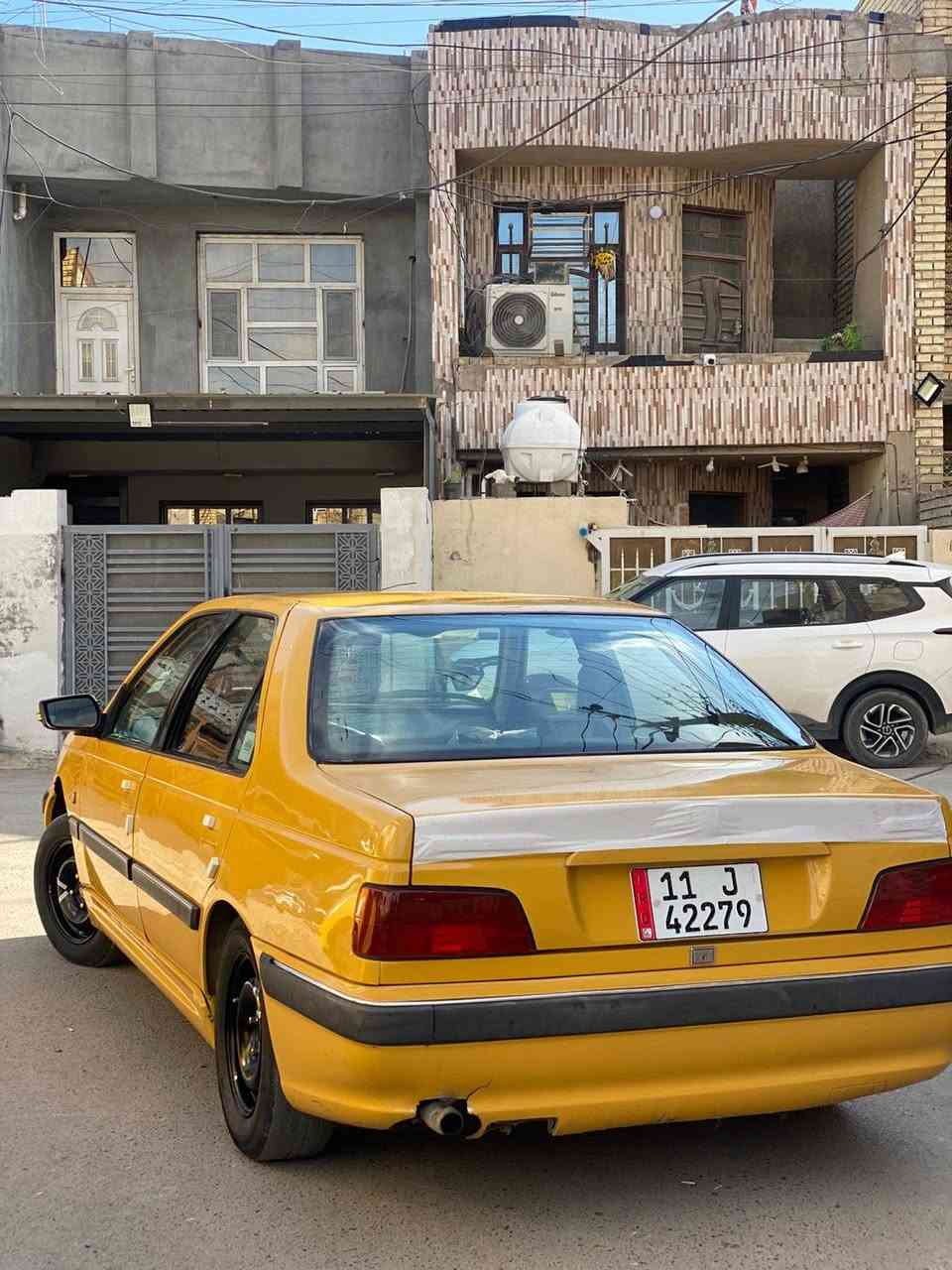 سلام عليكم بيجو بارص للبيع 2015 سياره جديده مكينه كير خير من الله صدر إمامي خلفي جديد تخم تاير سياره بسمي رقم جديد ترايك وين معجبك سياره متعوب عليه السياره بيه صبغ بنيد فقط الباقي مكفول مكان بغداد رقم الهاتف ***********
