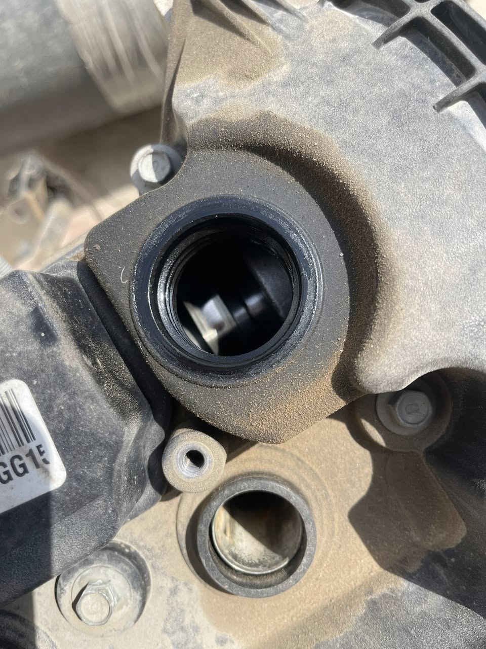 مكينه 2500توسان GDI لاطشه مكينه بيه تفرعاته داخليه نضيفه ***********
