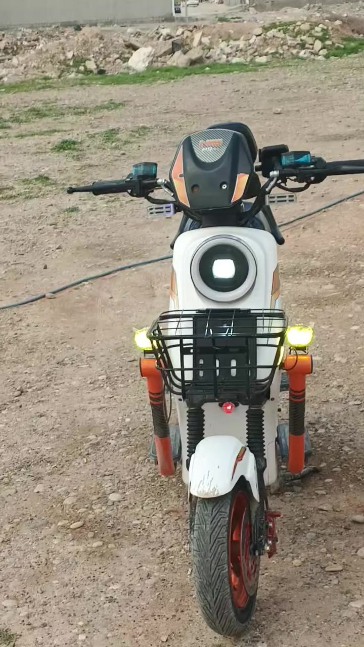 سلام عليكم اخوان عدنا هذا دراجة شحن R9bro كهربايات كله شغال فقط بصمه مايشتغل سعرر 480وبي مجال قليل 
***********
