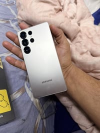 اس 25 الترا ذ256 لون شمباني وكاله مستخدم شي قليل  السعر مليون 150 بغدا...