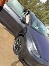 تيسلا موديل yماشيا 15500ورايدها 18500بيع فقط موديل 2024 اون لاين وي نق...