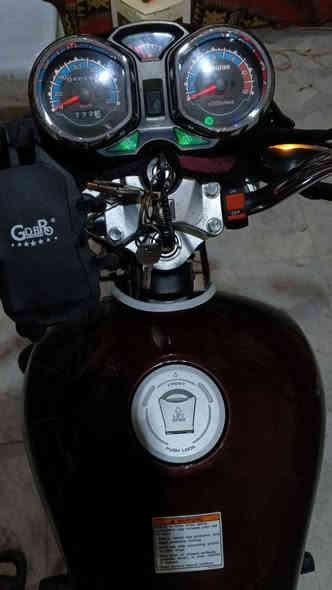 السلام عليكم 
للبيع هاوجي هارلي موديل 2023 مسجل لوحة انكليزي وكامل بعده اخو جديد ماشي 4الف فقط نظافة كما موضح بالصور 
السعر 2650 وبي مجال المكان عانه الاستفسار ***********
