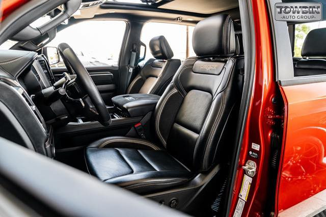 البيع بسعر البنك المركزي ..
🇺🇸2024 RAM 1500 TRX
🇺🇸15,098 miles
🇺🇸موقع السيارة ولاية نيفادا 
🇺🇸كلين تايتل 
🇺🇸مدة الوصول 50يوم 
💎نوع المحرك: HEMI® V8 سوبرتشارجرالسعة: 6.2 لترالقوة: 702 حصان
🇺🇸طول الصندوق الخلفي: 5.7 قدم (حوالي 1.71 متر)الطول الإجمالي: 5,929 ملم (232.9 بوصة)العرض الإجمالي: 2,235 ملم (88 بوصة)الارتفاع الإجمالي: 2,055 ملم (80 بوصة)وزن السيارة فارغة: حوالي 2,950 إلى 2,973 كجم (6,440 رطل
💎نظام التعليق: ممتصات صدمات Bilstein® Black Hawk® e2 التكيفية
💎العجلات: 18 بوصة × 9 بوصة
💎مقاعد امامي خلفي مدفئه مبردة
💎كاميرا 360درجة
💎فتحة سقف
💎نظام ملاحة
💎مكيف هواء أمامي ثنائي المناطق
💎نظام صوت فاخر من harman/kardon بـ19مكبرة صوت
التواصل خاص 
✅ بيع مباشر 
✅ فحص وتدقيق كامل قبل الشحن
✅ شحن مضمون إلى جميع الموانئ العراقية
✅ استلام رسمي ومعاملة كمرك كاملة
✅ شفافية كاملة بالعقد والفاتورة...


**إذا كنت صاحب هذا الإعلان وتريد حذفه لأي سبب، رجاءا أرسل رسالة إلى الدعم الفني**
