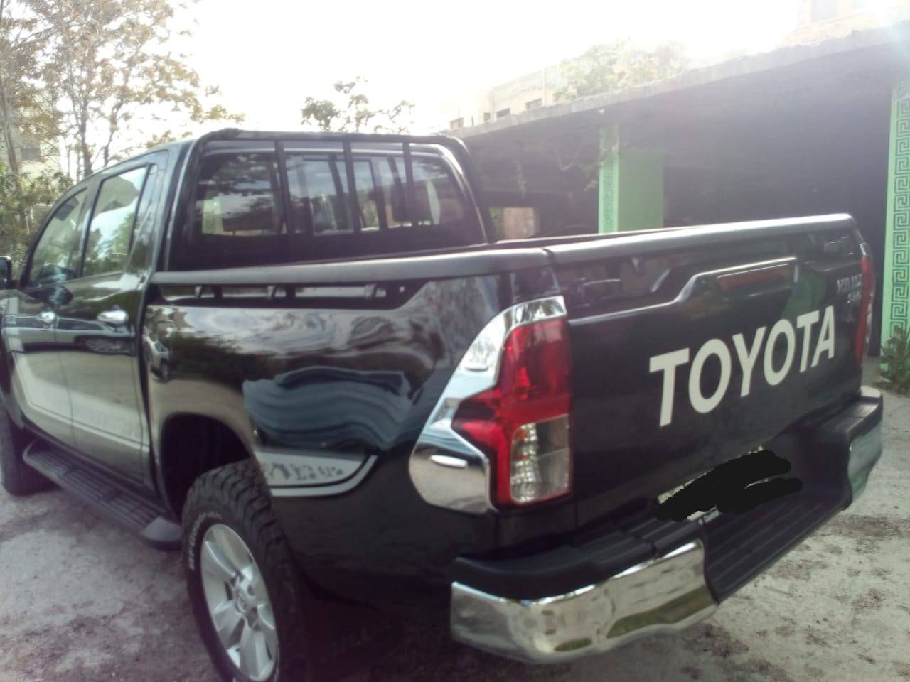 🚘 تويوتا هايلوكس 2019 — قير عادي | بحالة الوكالة فحص كامل 🚘
🔥 ممشى 125 ألف كم فقط
💰 بسعر مميز جداً
🔹 وارد. شركه 
🔹 نظافة عالية جداً 
🔹 📸 السيارة على الطبيعة أنظف من الصور
✅ فحص شامل مرفق بالصور
✅ ميكانيك ممتاز + صيانة كاملة
✅ الماتور والقير بحالة ممتازة على الفحص
✅ غرفة وكالة
✅ تكييف ممتاز (حامي / بارد)
✅ ترخيص طويل
✅ دهان شركة + خط شركة بحالة الوكالة
📞 للاستفسار والمعاينة: 0796993530
📢 اعرض سيارتك معنا بإعلانات مستمرة حتى البيع
📩 التواصل عبر رسائل الصفحة


**إذا كنت صاحب هذا الإعلان وتريد حذفه لأي سبب، رجاءا أرسل رسالة إلى الدعم الفني**