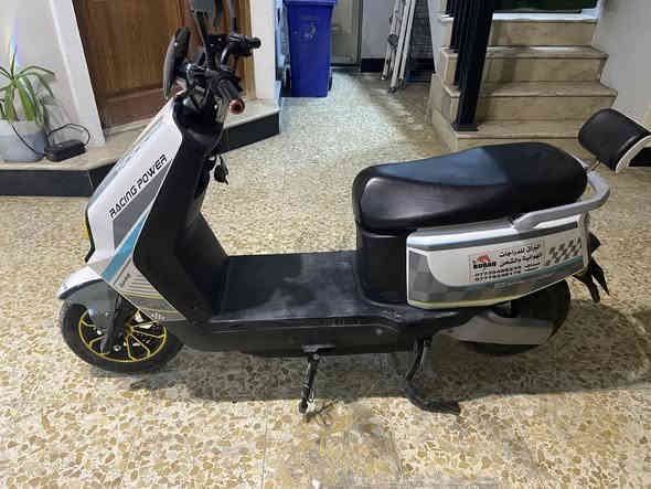 السلام عليكم 
دراجة شحن للبيع موديل 25 نوع ام عيون 69 
دراجة نظيفة ومابيها اي عطل السعر(550)وبيها مجال 
العنوان (البياع)الاتصال على الرقم ☎️***********
