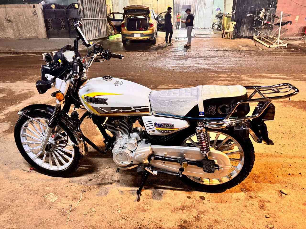 السلام عليكم
دراجه ايراني 5 كير موديل 2025  خير من الله محرك 200cc ماشيه 13 الف مهتم بيها كلش كل الف ابدل ام زويل اشتغلت بيها كم يوم دليفري و كالو اله مرقم ف اريد ابيعها الدراجه كلها شغاله مثل ما طلعت من المعرض كهربائيات شاشه لمس شغاله تكدر تربط بلوتوث اشاير شاد الها درع و لدات بوم 4 ستاند موبايل وشاحنات ثنين سويجات وبصمات ثنين مكينه كلش قويه وصلت سرعتها 130 تايرات جديده مسويها جوبلس مو جوب بكره رياضيه زنجيل جديد ذهبي ابو الربل اوراق كامله بأسمي من المعرضض

مكاني الاعظميه للاستفسار على الرقم 
***********
