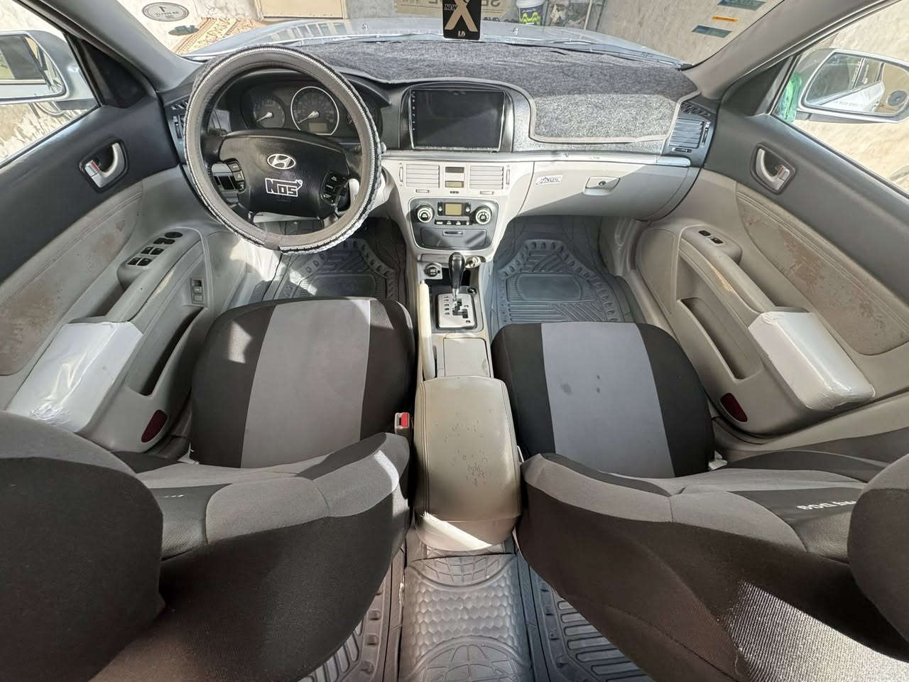 السلام عليكم
سوناتا 2006 وارد امريكي السعر 73 وبيها مجال 
محرك 6سلندر 3.3كير مكينه وضفيره جدد حاويه صارلهن شهرين حداديه80‎%‎ رقم بغداد سنويه وهزه جديده لل2030 السياره مصبوغه عام وحاليا بيها جراد
مكان السياره بابل 
للاستفسار/ ***********
