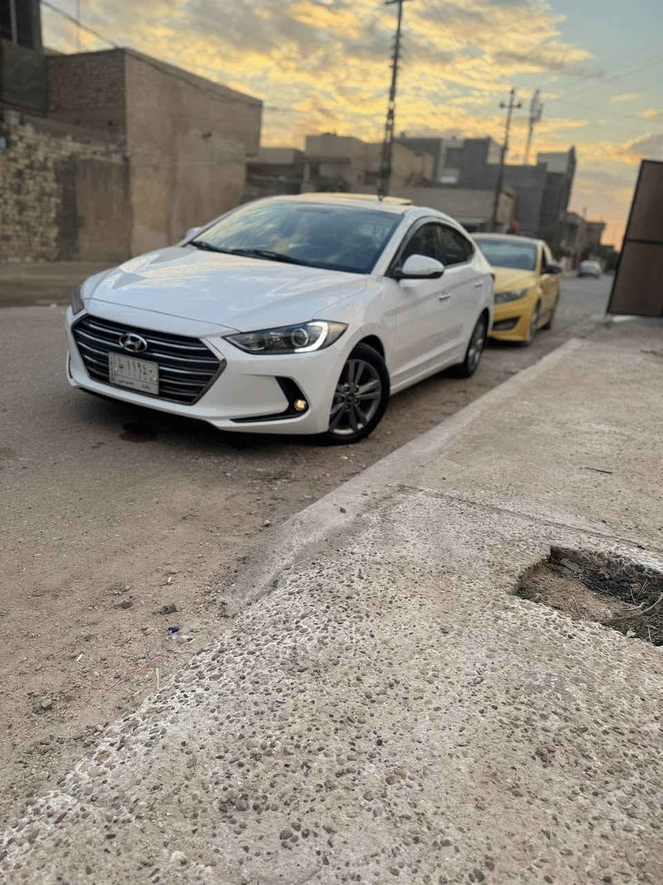 سلام عليكم النتره موديل 2018سياره حلوه وجديده حداده وصدر وتخم تاير كله جديد سعر 145وبيها مجال ستفسارت تصل ***********
