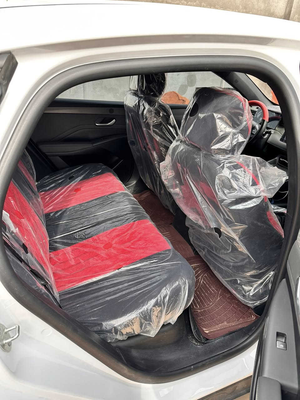 السلام عليكم
بي واي دي 2025جن بلاص رقم اربيل مكفولة كفالة عامة مكان السيارة بصرة السعر 134$
***********
