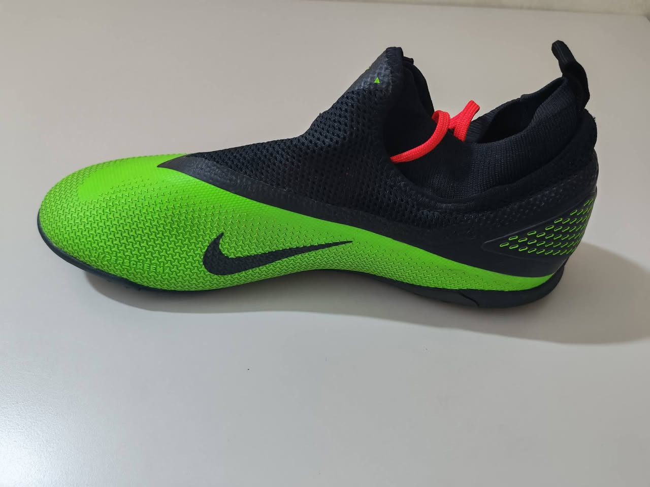 اصلي وكالة غير مستخدم جديد سعر القطعة 50 الف متوفرة قياسات من 40 إلى 44.5 
للحجز واتساب ***********
