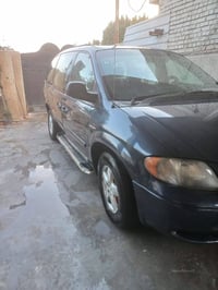 دوج كرفان • ٢٠٠٥ • مكينة ٣٣٠٠