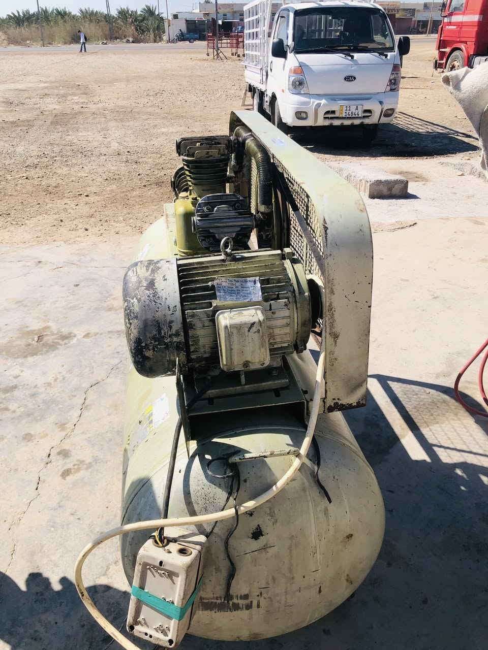 غير متواجد على فيس 
***********
