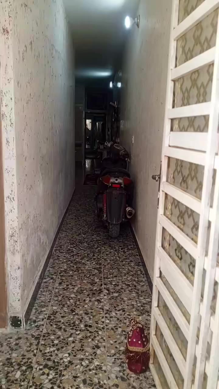 السلام عليكم بيت البيع زراعي 100 متر
الواجهيه 5 والنزال 20 شارعه 15 العلوان بغداد بوب شام
نهايت سبع اقصور  بين سبع اقصور وبين الحسينيه السعر35عله الرقم والستفسار  *********** ب
