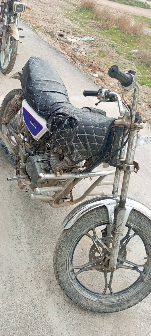 دراجه جني محرك ستوته دراجه خير من الله وين ماريد روح بيها بدون اوراق أكفلها من كلشي السعر150وبيها مجال مكان ديالى***********
