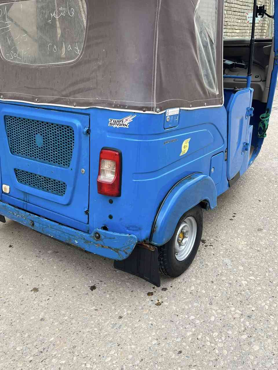 تكتك 21مرقم تكتك نضيفه. ومكفواله تعمير خياس دوس والباقي شوف عينك لا صبغ ولا معجون مكينه بس زنجيل مبدل مكان العماره  ‭٠٧٨١ ٧٩٠ ٥٧١٧‬
