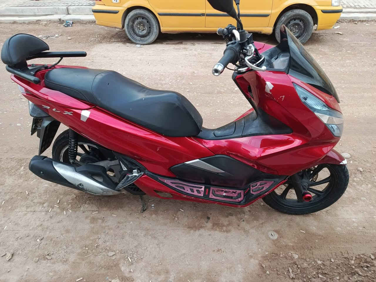 بي سي اكس جيل ثالث دراجه نضيفه مكفوله ماعنده جم شغله بيه نقص بس ماشيه 25 حقيقي سعر 1650فقل عنوان بغداد رقم هاتف *********** مو شراي لا يراسلني شلع ولا يخابر
