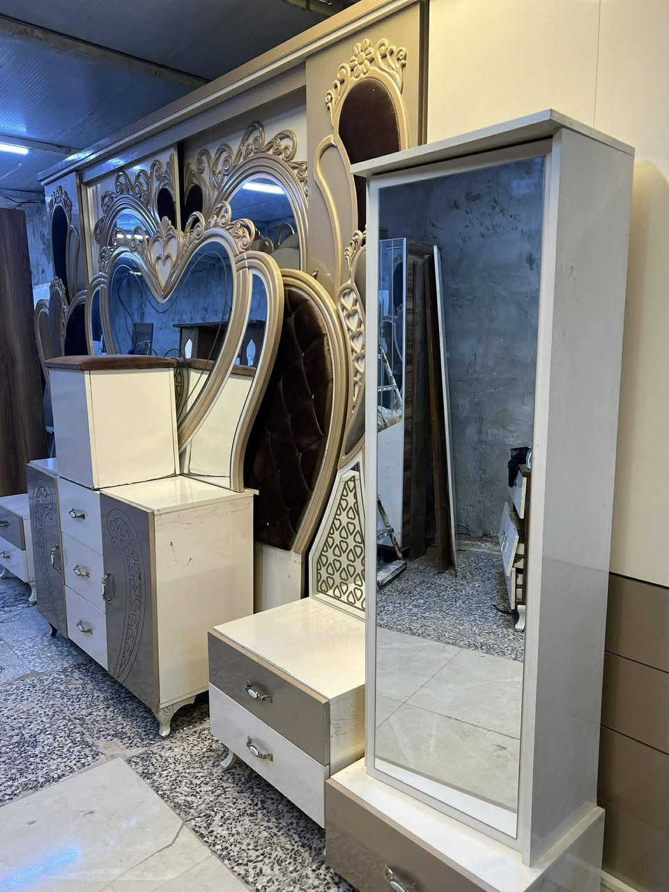 غرفتين تركيه ٨قطع ٥٥٠ مع شدونقل وصاج ٤٠٠ مع شدونقل شراي خاص وسكرين للصوره


**إذا كنت صاحب هذا الإعلان وتريد حذفه لأي سبب، رجاءا أرسل رسالة إلى الدعم الفني**