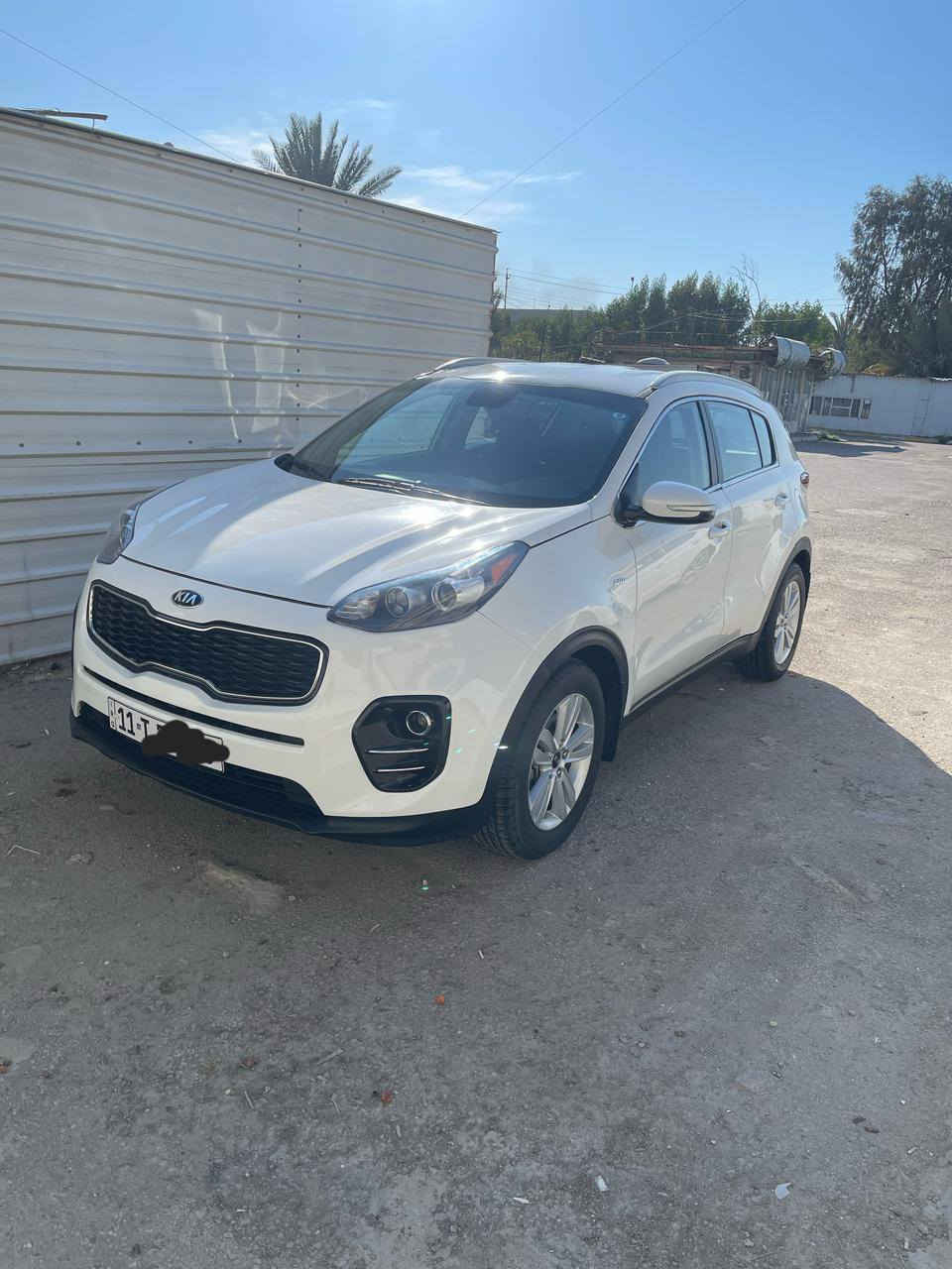 السلام للبيع كيا سبورتج ٢٠١٨ وارد امريكي محرك ٢٤٠٠ gdl فور ويل رقم بغداد سنويه جديده حادثها مبين بصور  بيها اماكن صبغ سياره حلوه ونظيفه محركها جديد داخل نظيف تايرات جديده سعرها ١٦٠ وبيها مجال للشراي الاستفسار *********** مكاني بغداد
