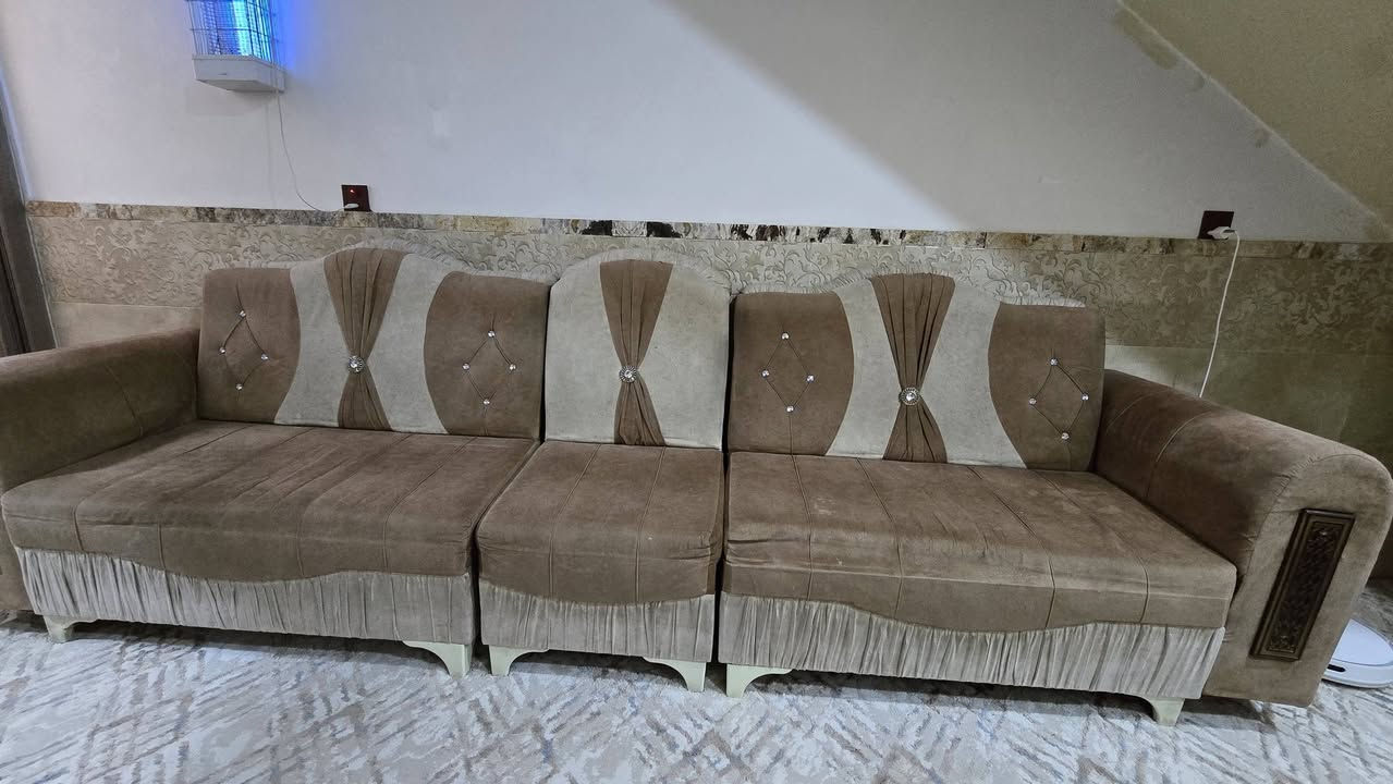 3 امتار تقريبا بحاله جيده 
75 الف


**إذا كنت صاحب هذا الإعلان وتريد حذفه لأي سبب، رجاءا أرسل رسالة إلى الدعم الفني**