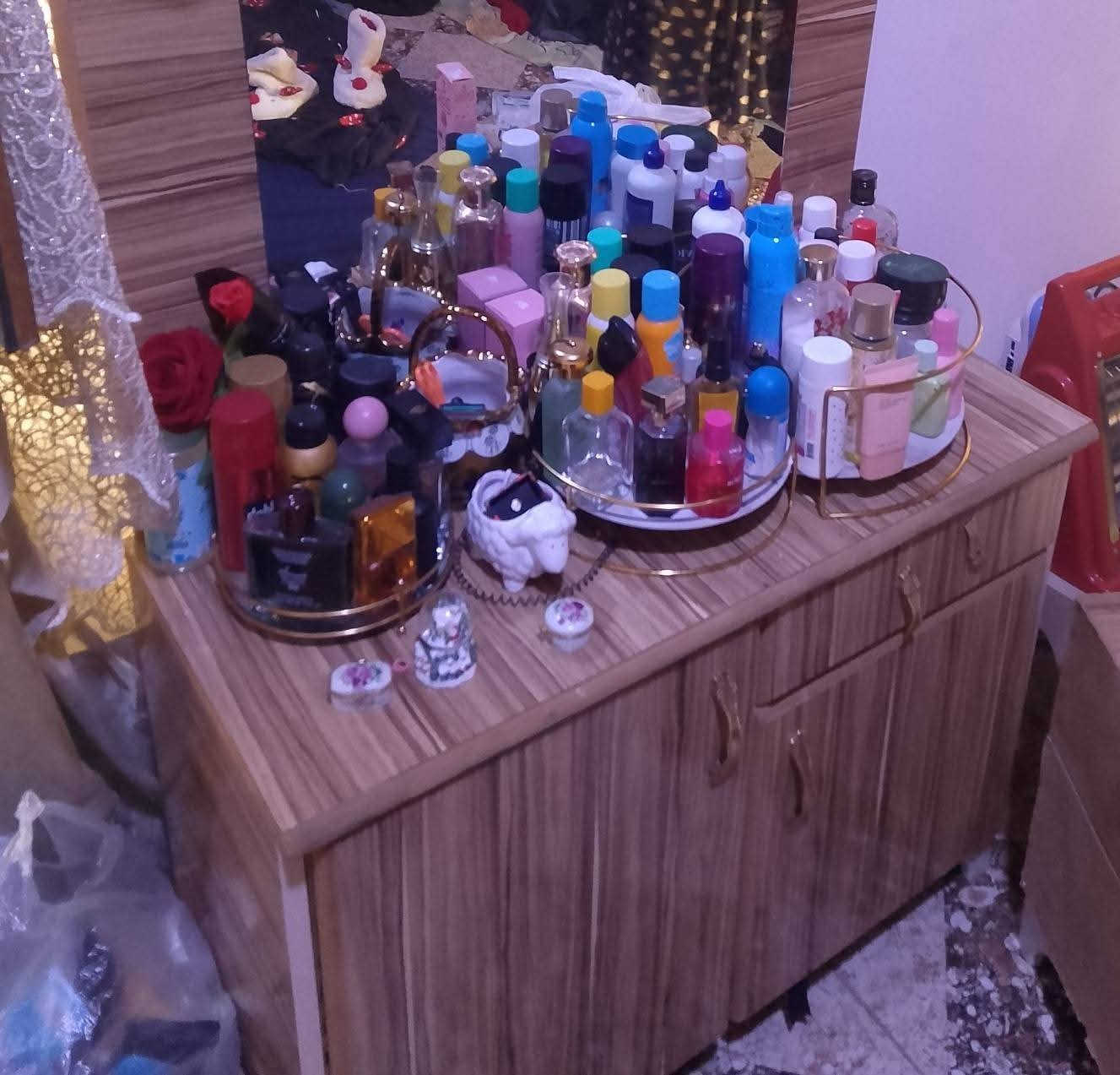 كنتور + ميز تواليت + دواليب 2 + تعلاكة
نظيف جدا ناقص سرير وضهر كنتور فقط 
150 الف قفل


**إذا كنت صاحب هذا الإعلان وتريد حذفه لأي سبب، رجاءا أرسل رسالة إلى الدعم الفني**