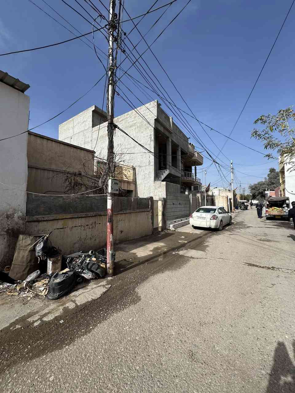 ✅دار  للبيـــــــع// في المزرعة بسعر مناسب  ✅ 
 
🏗️📍المــــــــوقع// مزرعه _ فرع كراج علي بوكي _ 

✏️المســـــاحة/ 160م / طابـــــــو مـلـك صـرف

 الواجهة 8
النزال 20

🚩 الدار  ؛؛  موقع رائع    _ قرب السوك  _  بناء تفليش 

السعر // 50 مليون وبي مجال

🏫📚نستقبل جميع عروض البيع و ترويجها بإعلانات 

للمزيد من التفاصيل الاتصال او المراسلة خاص  ***********
 📍موقع المكتب  📌 خانقين - المزرعه
خلف جامع الهدايه ➖
