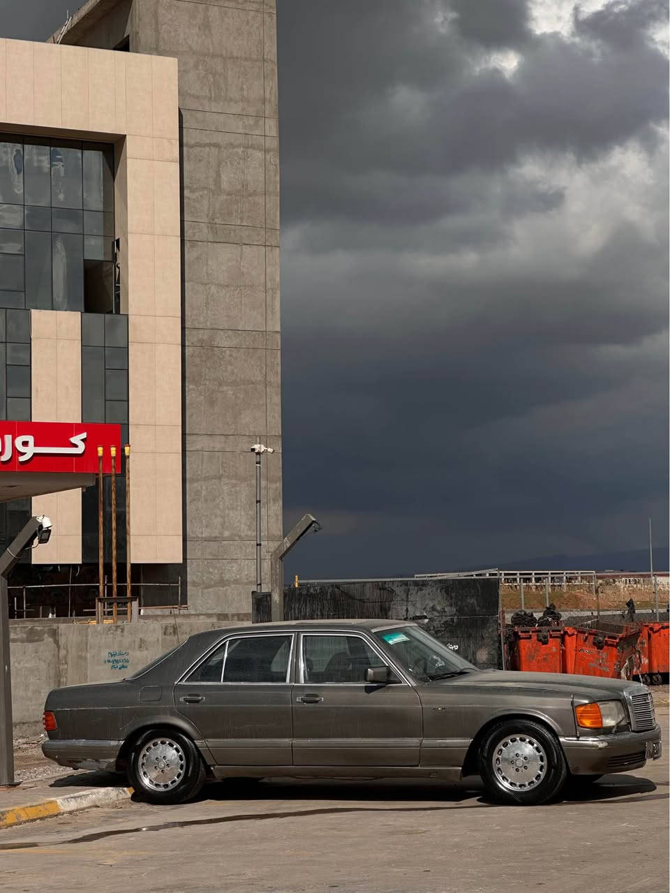 مودیل)«( ١٩٩٠)
ئارم پلاستیک سلێمانی بەشەرتی ئەولیات 
پاکانەی هەیە
پێشو پشت چەکوچی نیە 
حیزام سبوغە
هەیکەلی زۆر جوانە  زۆر رێکە
گێڕو مەکینە بەشەرتی ١٠٠ فیتەری 
ئەکسل بەشەرت 
کارەبای هەموو مەزبوتە. 
دوو جامی کارەبایە
تایەو ویل لۆکە 
سەماعەکانی زۆر بەقۆتە ئمپلیفایەریشی بۆ بەستراوە
 سیستەم غازی تورکی بۆ بەستراوە گرێنیشی ماوە أربيل, العراق


**إذا كنت صاحب هذا الإعلان وتريد حذفه لأي سبب، رجاءا أرسل رسالة إلى الدعم الفني**