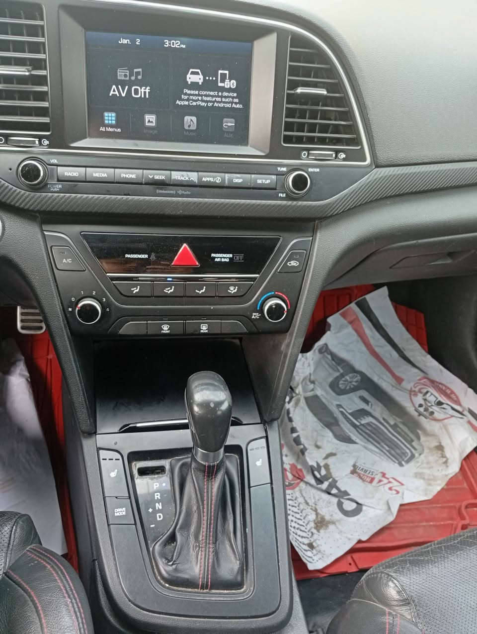 النترا موديل 2018  sport محرك تيربو بيه 3 قطع السيارة كامله تخم تأير جديد فقط دبلات اماميه
المواصفات 
نقطه عمياء 
تدفئ بالكشنات
فتحه سقف 
كاميرا خلفيه 
بصمه
للبيع او مراوس للاستفسار ***********
السعر 120 وبيه مجال
