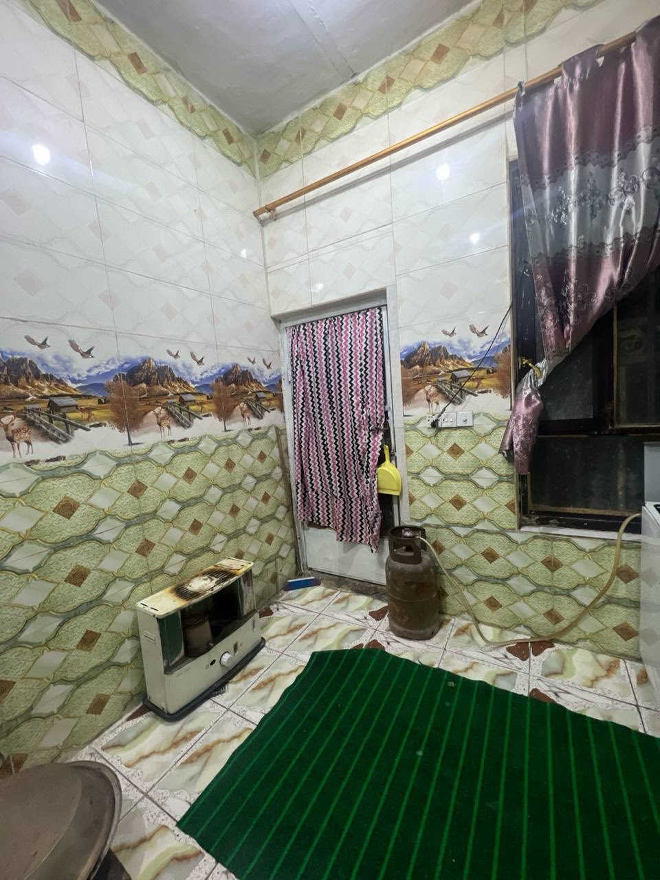 بيت للبيع في منطقة بچاي نزلة مجرشة سيد يونس 
قريب ع الشارع العام مال النجف 
يبعد عن التبليط والمجاري 30 متر 
مساحته 350 متر
يحتوي على 3 غرف نوم كبيرة 
وصالتين وحده بالعرض والثانية بالطول 
ومطبخ كبير وبراني كبير 
ومجمع صحيات داخلي وخارجي 
بناء جديد وارضية جديدة 
ملبوخ من الخارج 
بالاضافة الى حديقتين كبار 
وكراج خارجي كبير 

السعر 52 مليون وبيه مجال قليل 

للتواصل خاص او واتساب او اتصال على الرقم أدناه 

***********

***********
