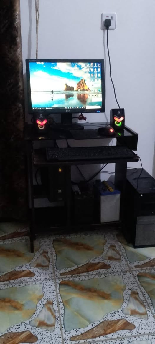 سعرهه ب٢٥٠ الف كل تجميعاتهه وياهه حته منفذ الواي فاي ***********
